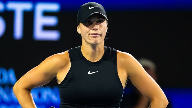 Muchova defeats Sabalenka in China Open